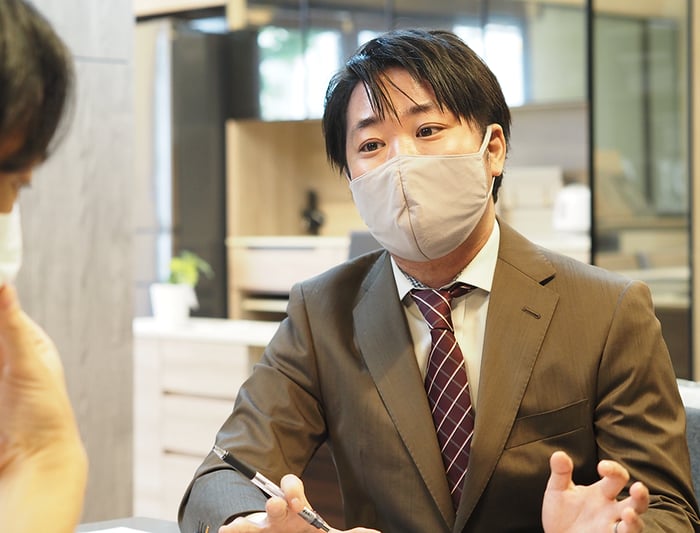 長く愛せる食器棚とは？編集部員が食器棚を一から選んでみました