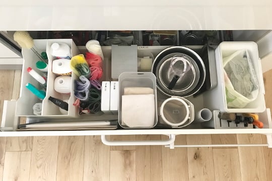 コンロ脇で使えるステンレス棚スパイスラック（調味料ポット6個付き